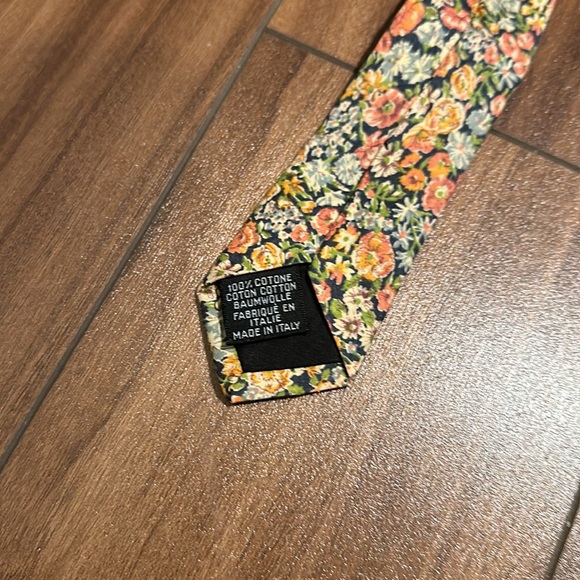 Hugo Boss bundle of 4 ties. - Picture 3 of 11